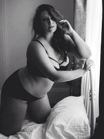 Алина Яркая Брюнетка